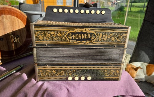 Hohner pokerwork accordion - hohner,
