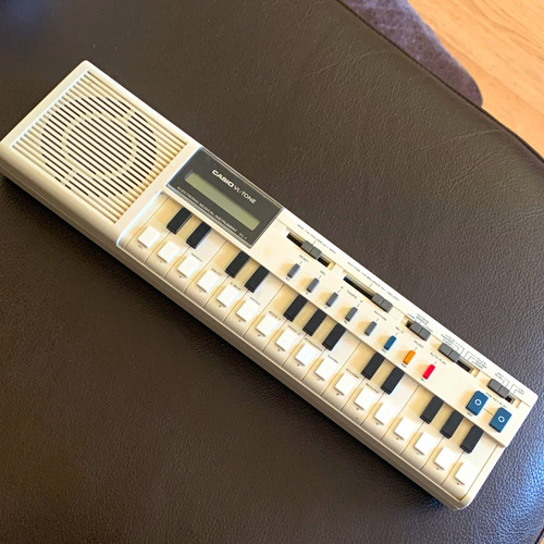 Casio mini keyboard - mini, 32