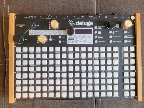 Synthstrom deluge drum - -,