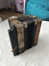 Antikes Akkordeon für Sammler